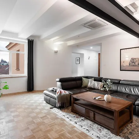 Apartment Dot 3Bdr Apartment With Parking & A/C By Easybnb Premium