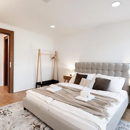 Apartment Dot 3Bdr Apartment With Parking & A/C By Easybnb Premium Prag
