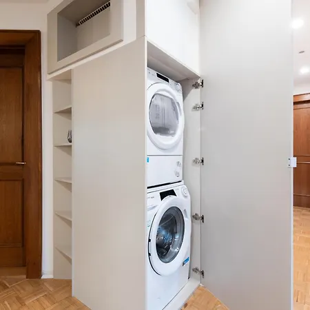 Dot 3 Bdr With Tyn Cathedral View & Ac