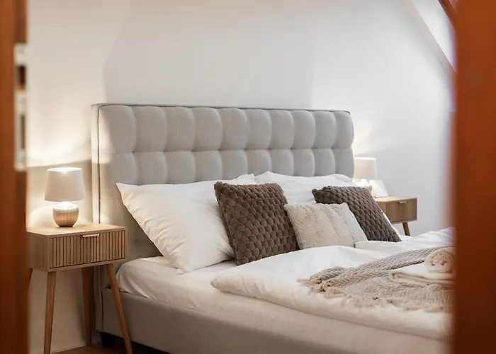 Dot 3 Bdr With Tyn Cathedral View & Ac Apartment Prag